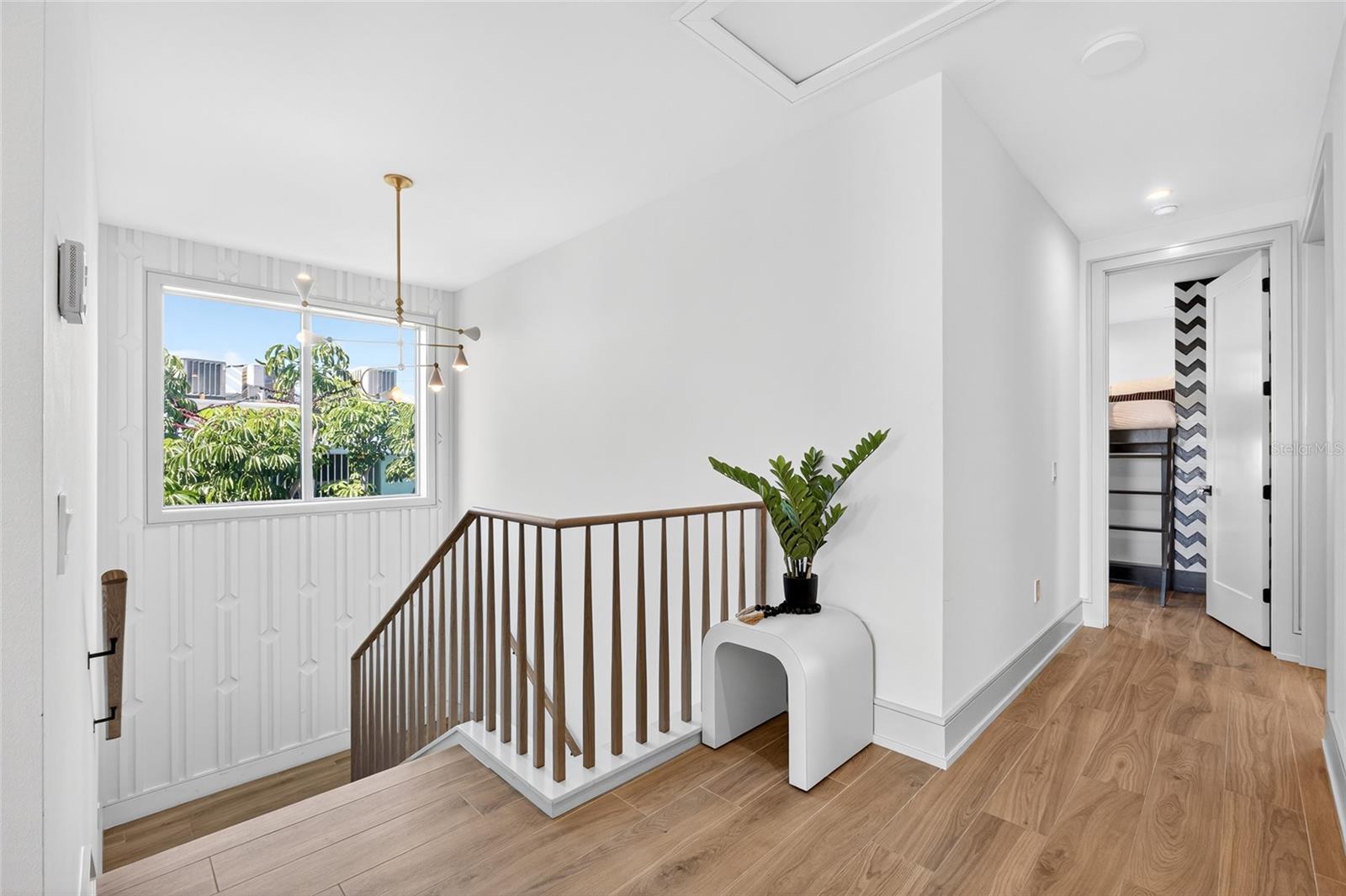 BAY MANOR - Residential