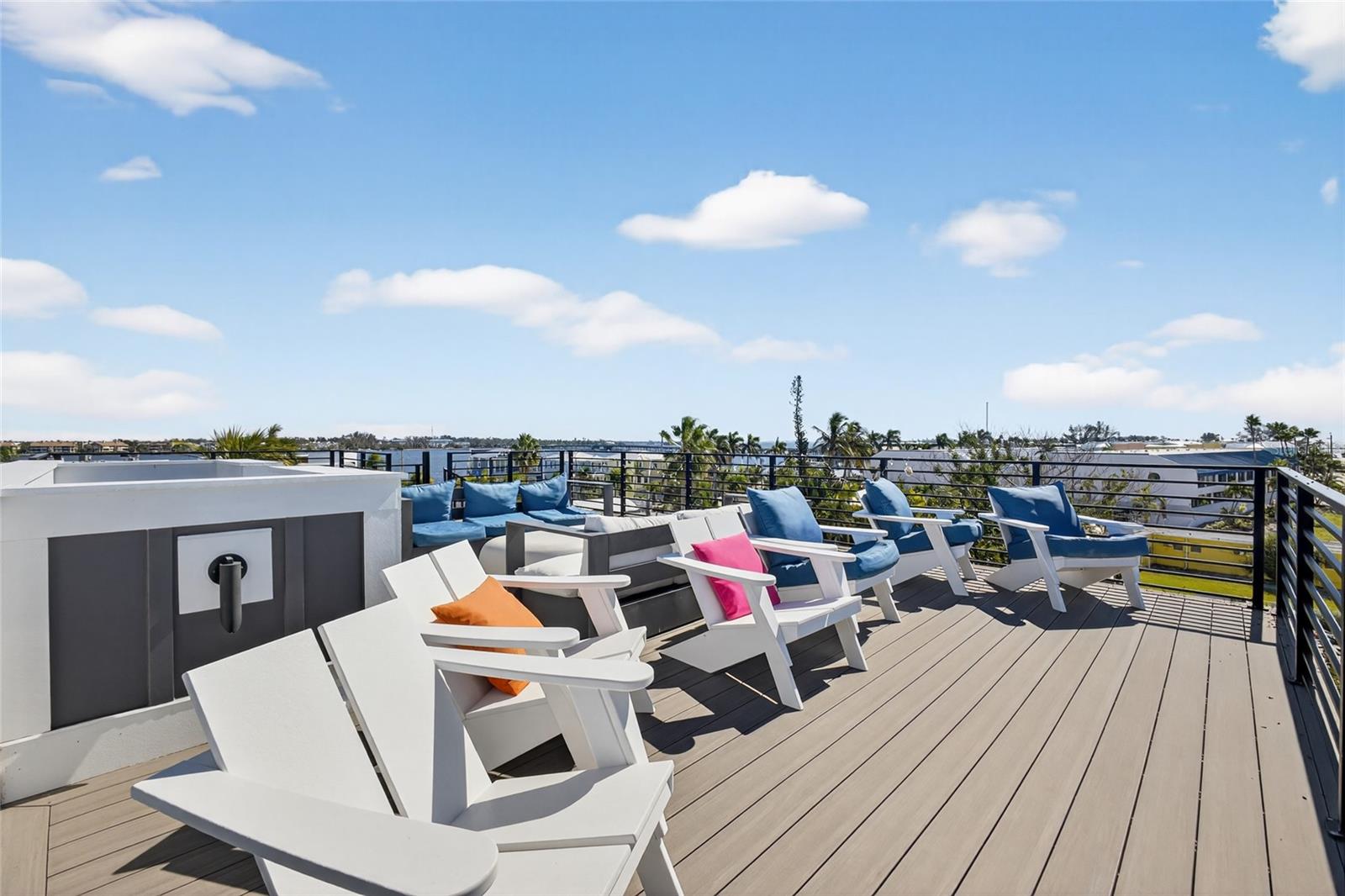 BAY MANOR - Residential