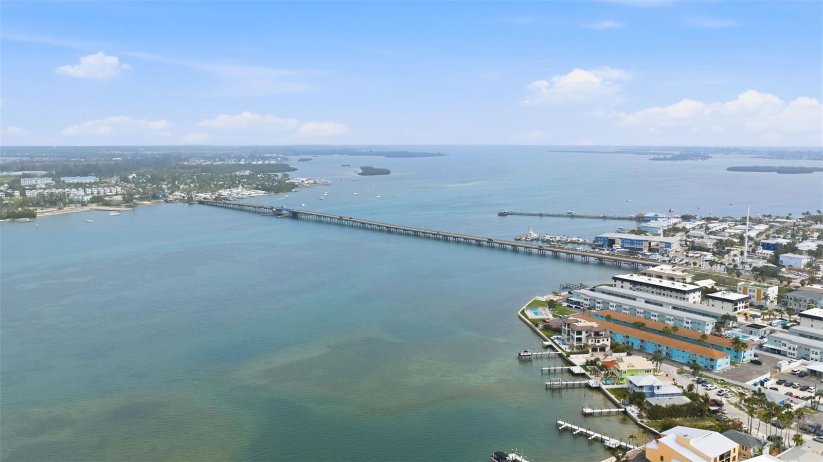 BAY MANOR - Residential