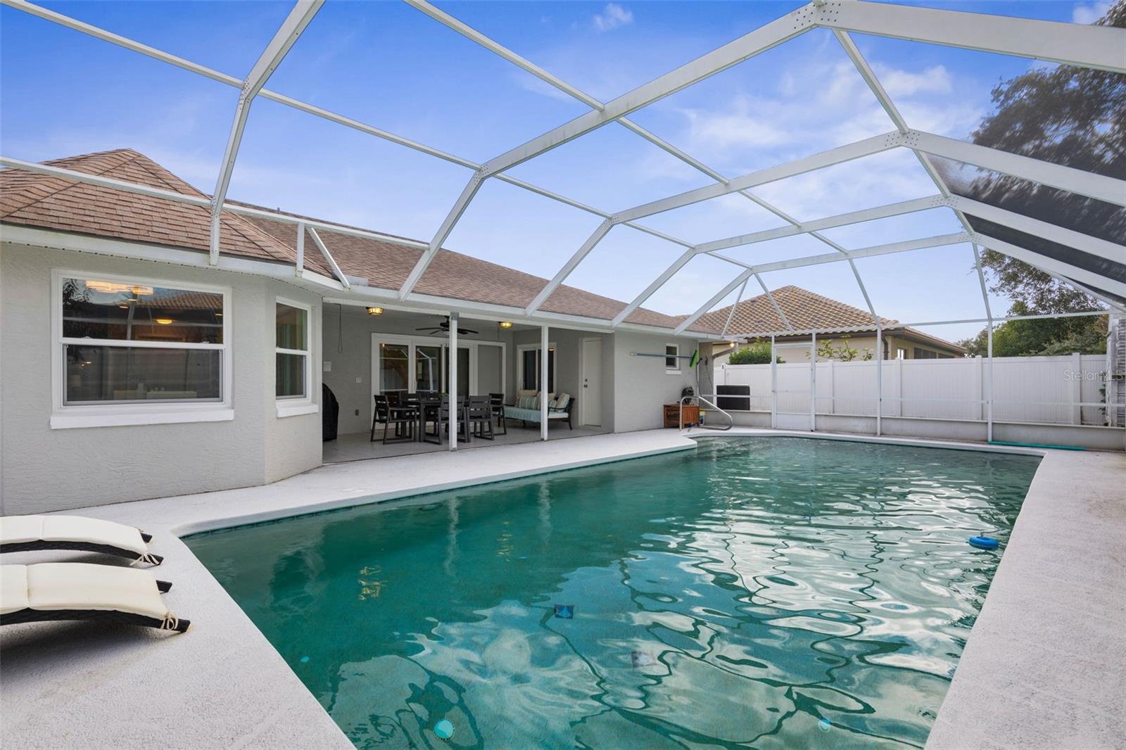 Casas a venda 1 - Jen Dantas 36 FAIRCASTLE LANE