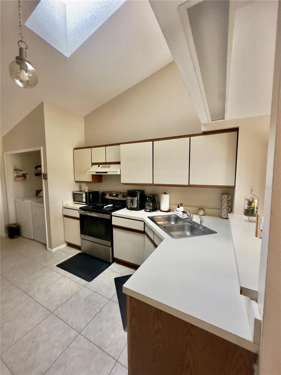 CLUB COURTS AT MEADOW WOODS PH 02 - Residential