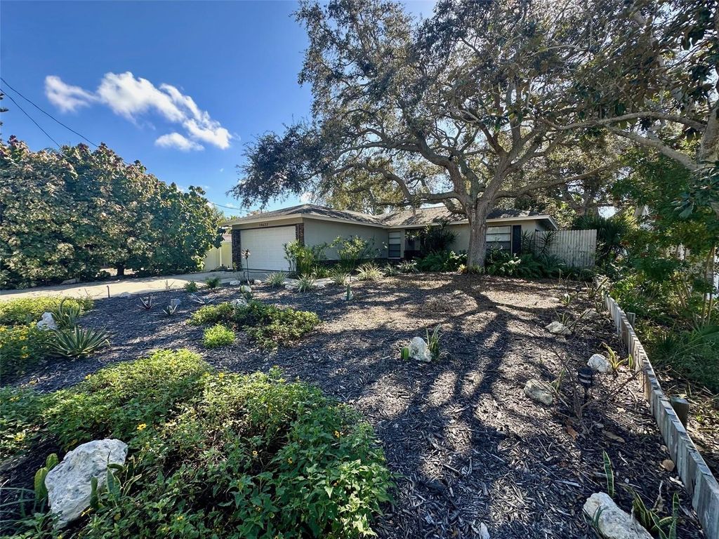 Photo of 14622 Pinecrest Drive, Largo, FL 33774 (MLS # TB8465761)