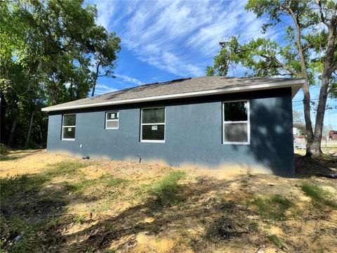 A home in LAKELAND