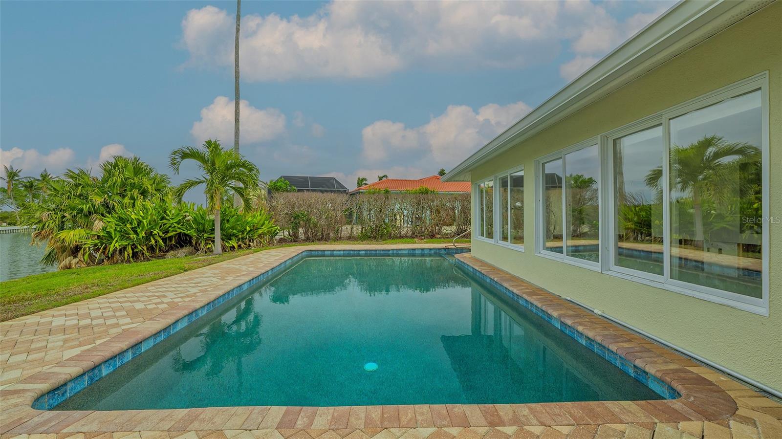 EMERALD HARBOR - Residential