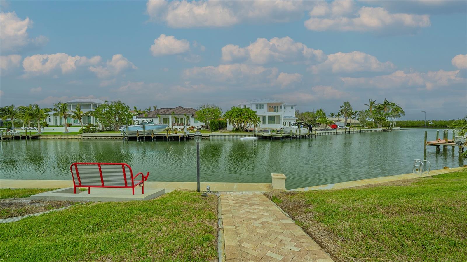 EMERALD HARBOR - Residential