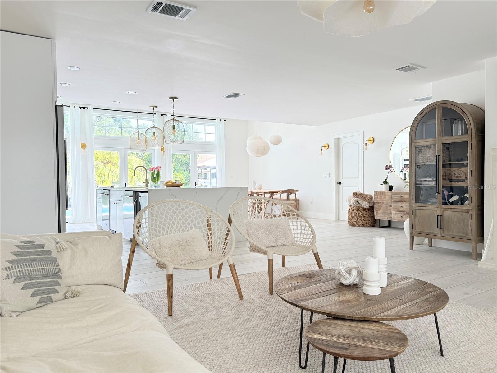 CRISP MANOR 1ST ADD - Residential