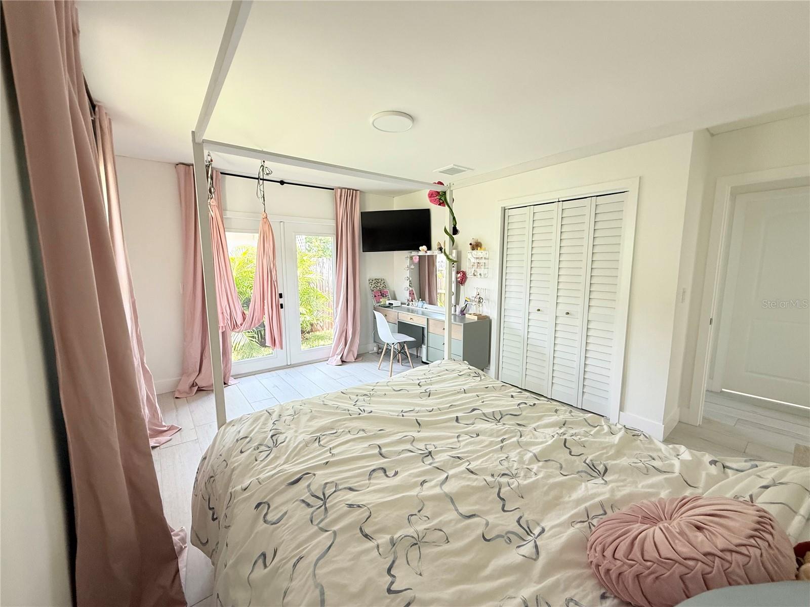 CRISP MANOR 1ST ADD - Residential