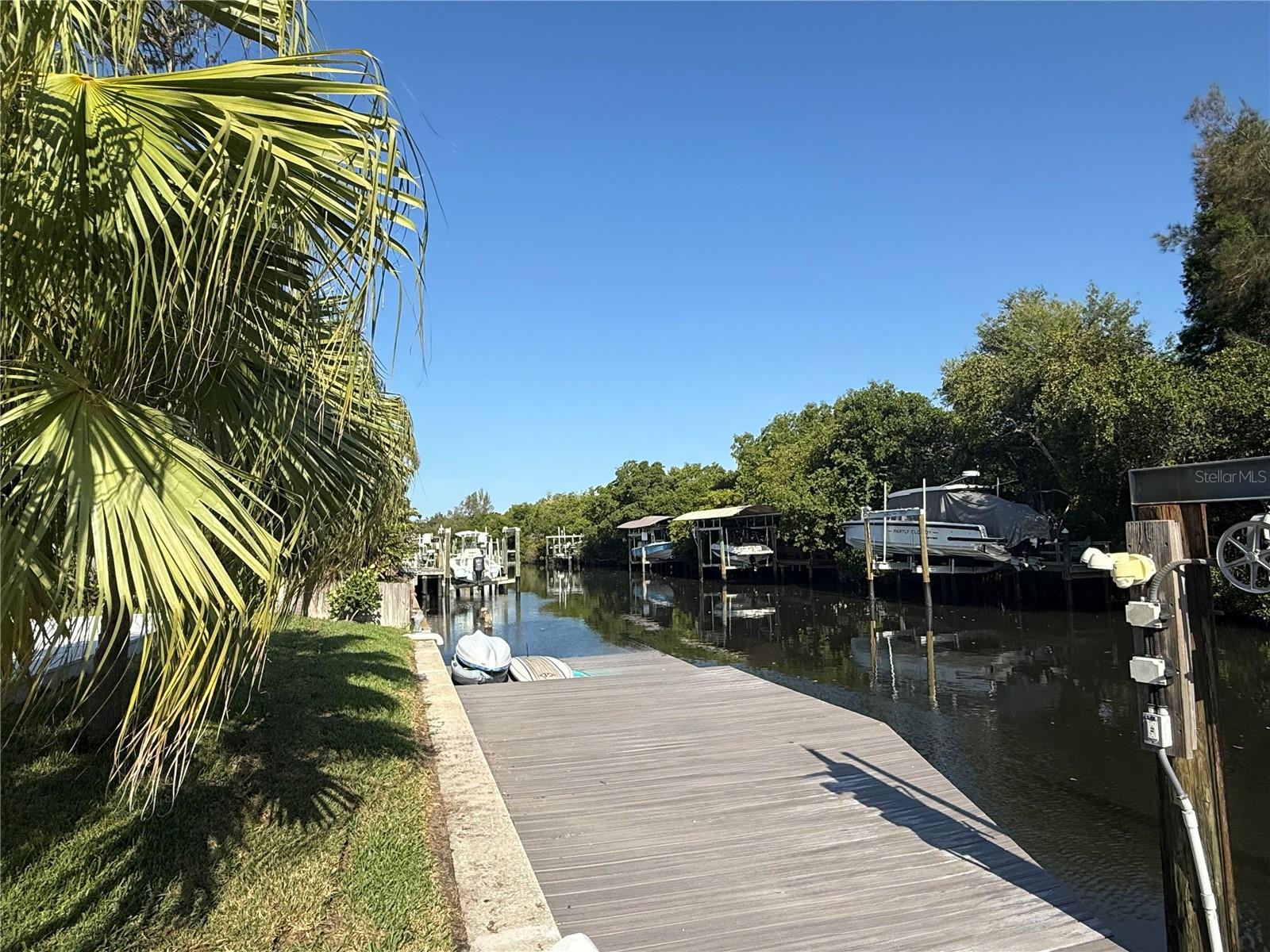 CRISP MANOR 1ST ADD - Residential