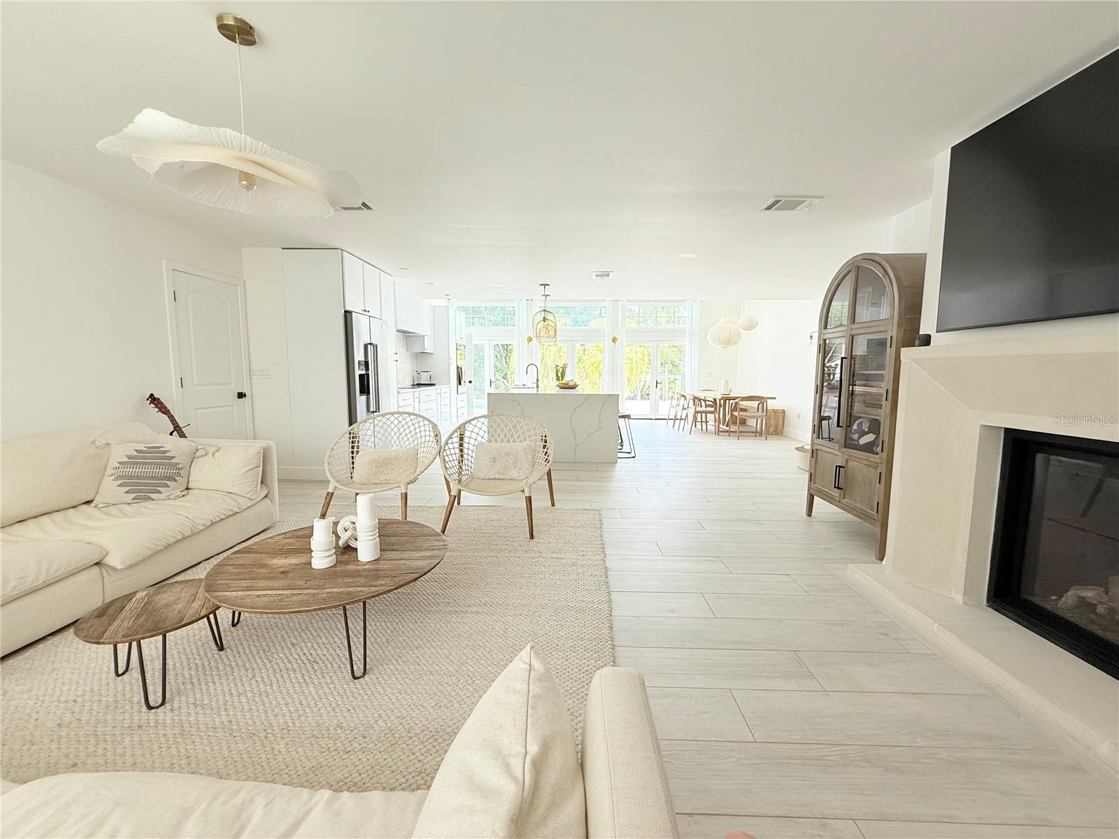 CRISP MANOR 1ST ADD - Residential