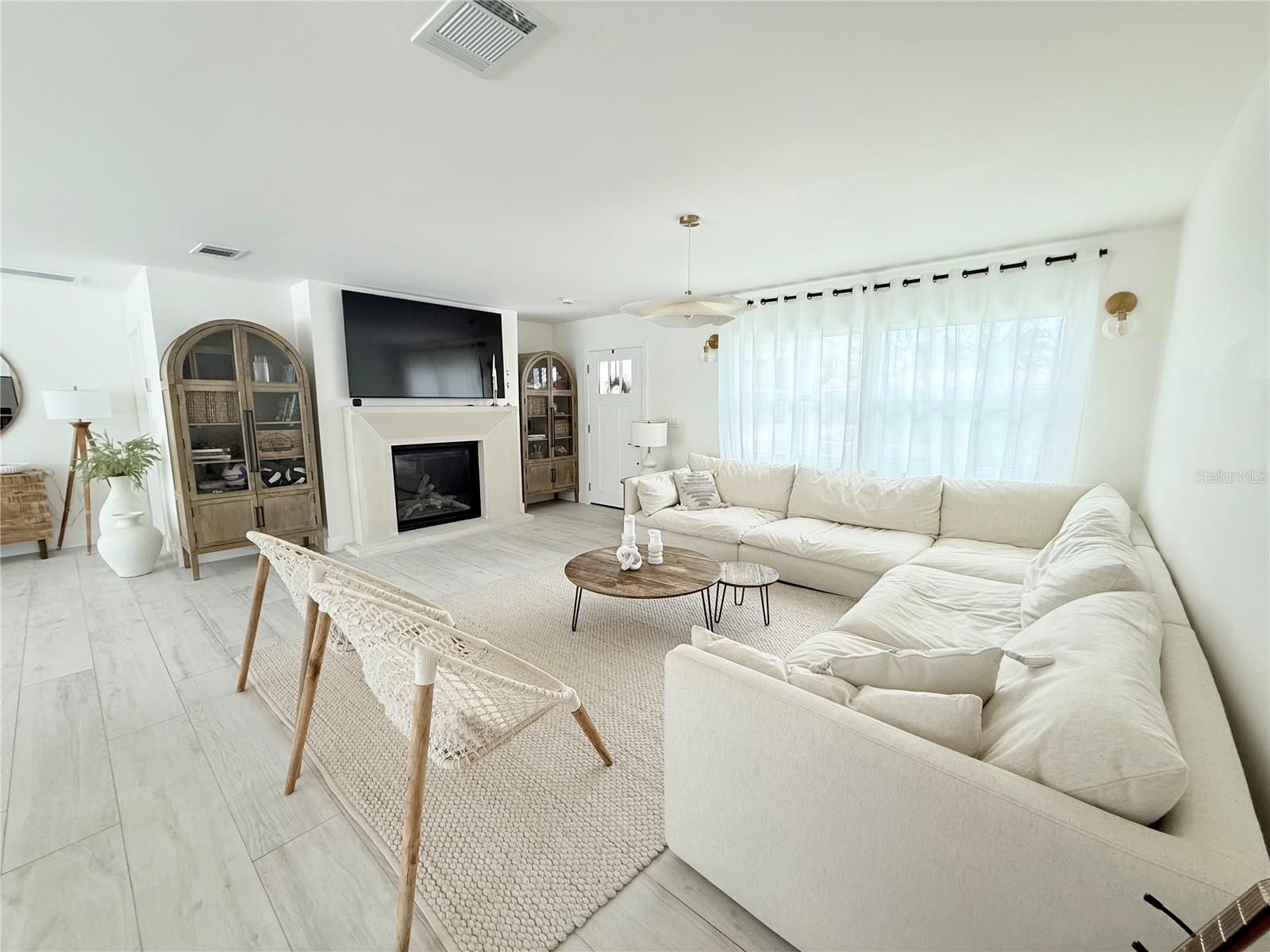 CRISP MANOR 1ST ADD - Residential