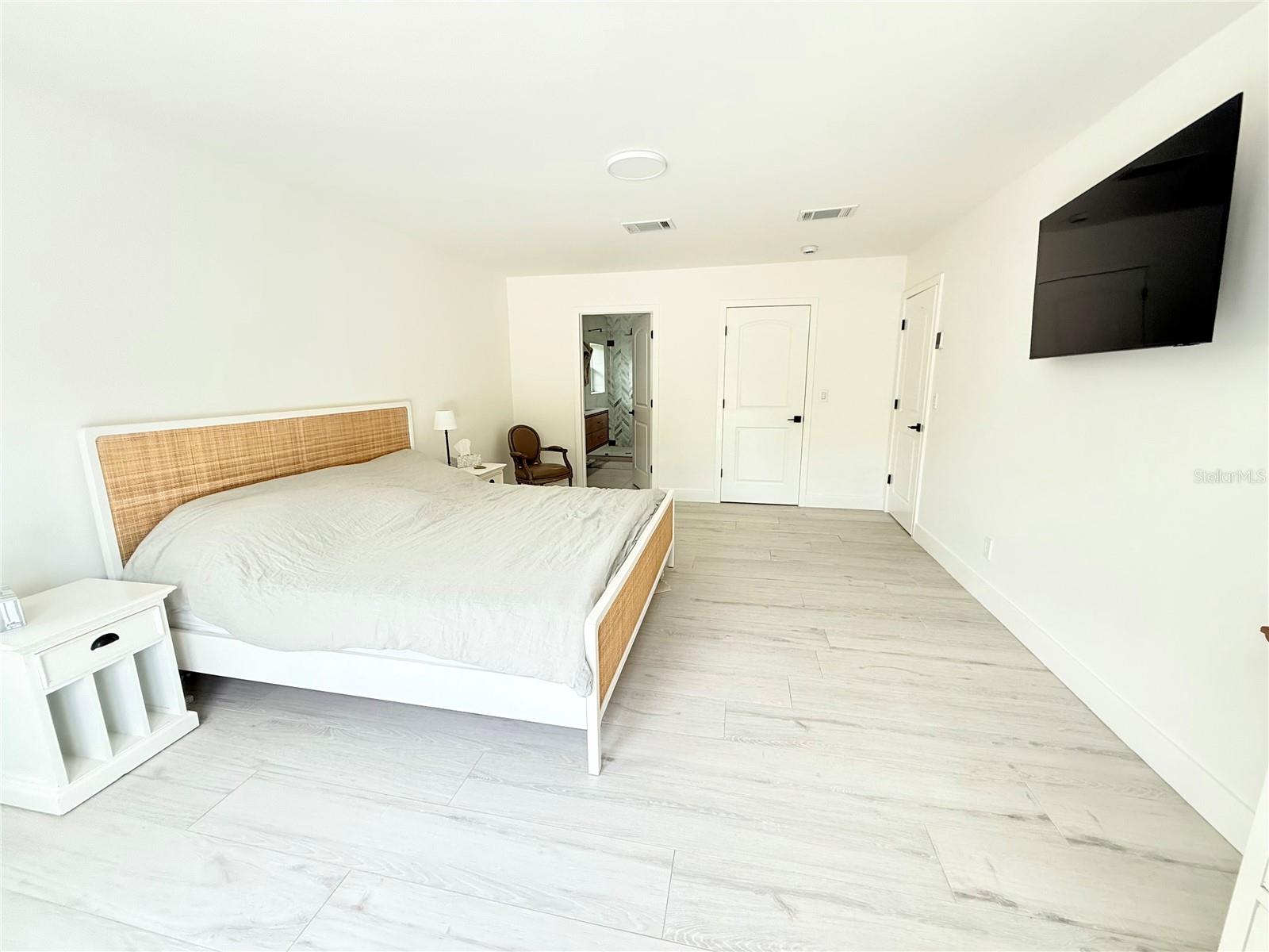 CRISP MANOR 1ST ADD - Residential