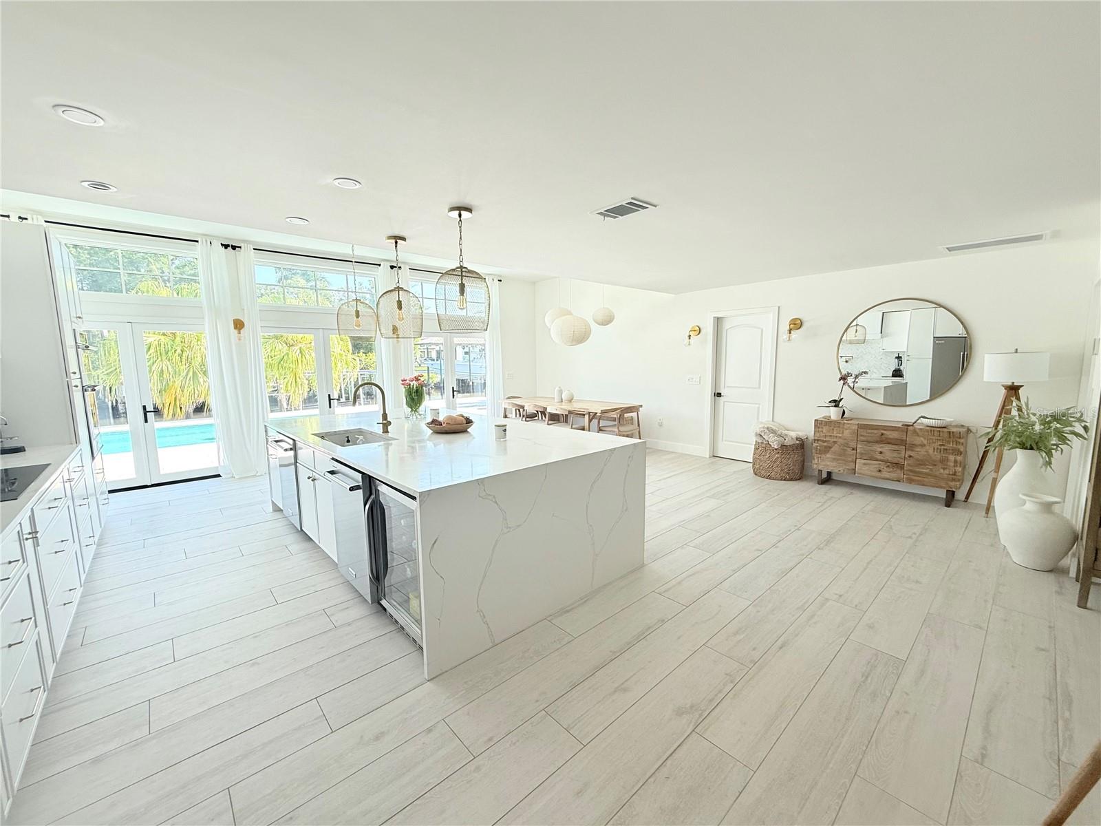 CRISP MANOR 1ST ADD - Residential