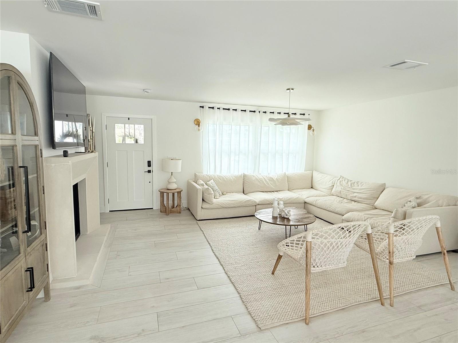 CRISP MANOR 1ST ADD - Residential