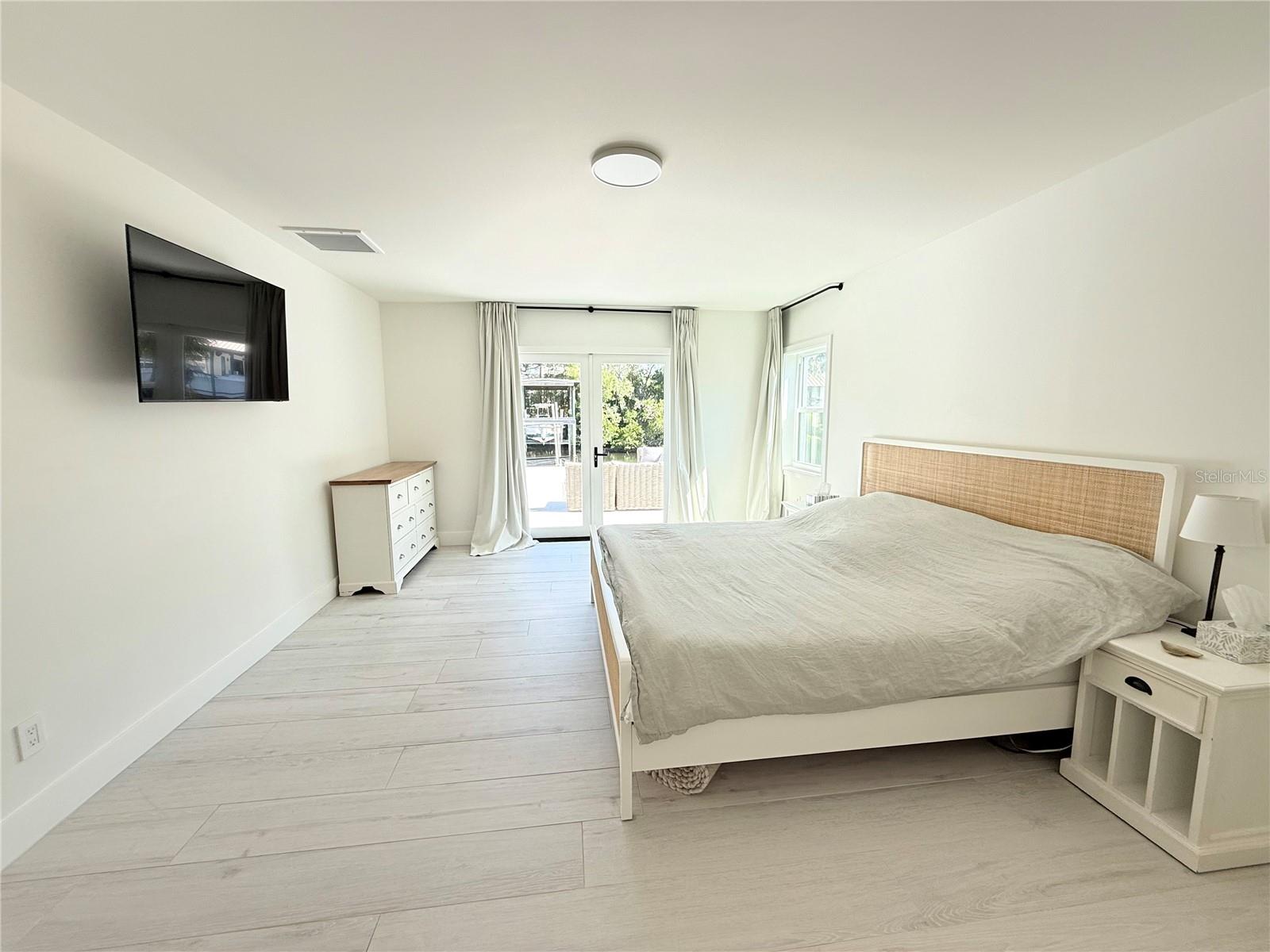 CRISP MANOR 1ST ADD - Residential