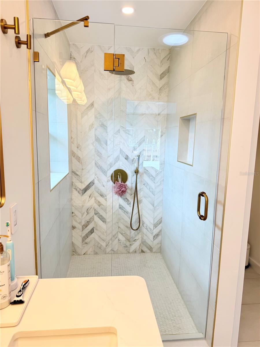 CRISP MANOR 1ST ADD - Residential