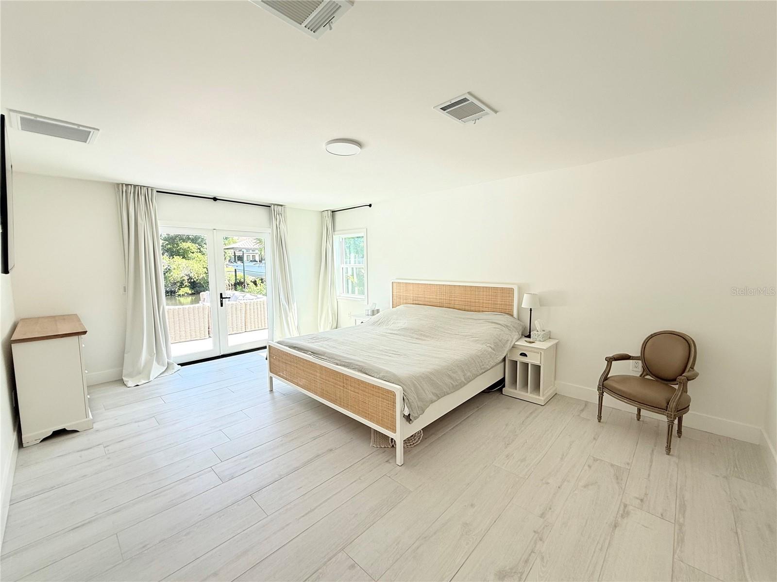 CRISP MANOR 1ST ADD - Residential