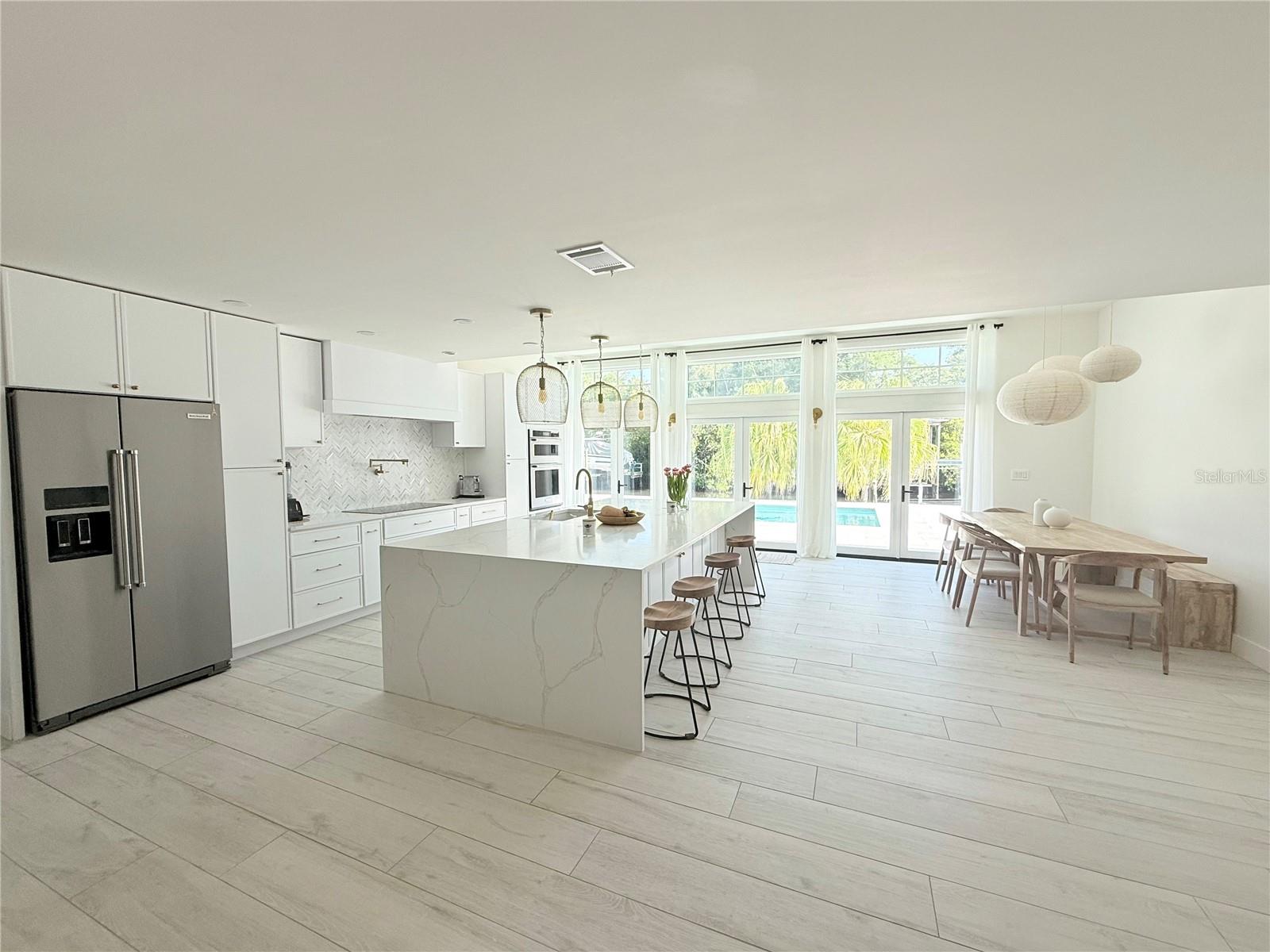 CRISP MANOR 1ST ADD - Residential