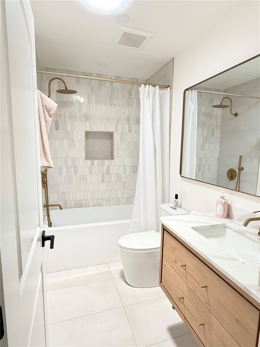 CRISP MANOR 1ST ADD - Residential