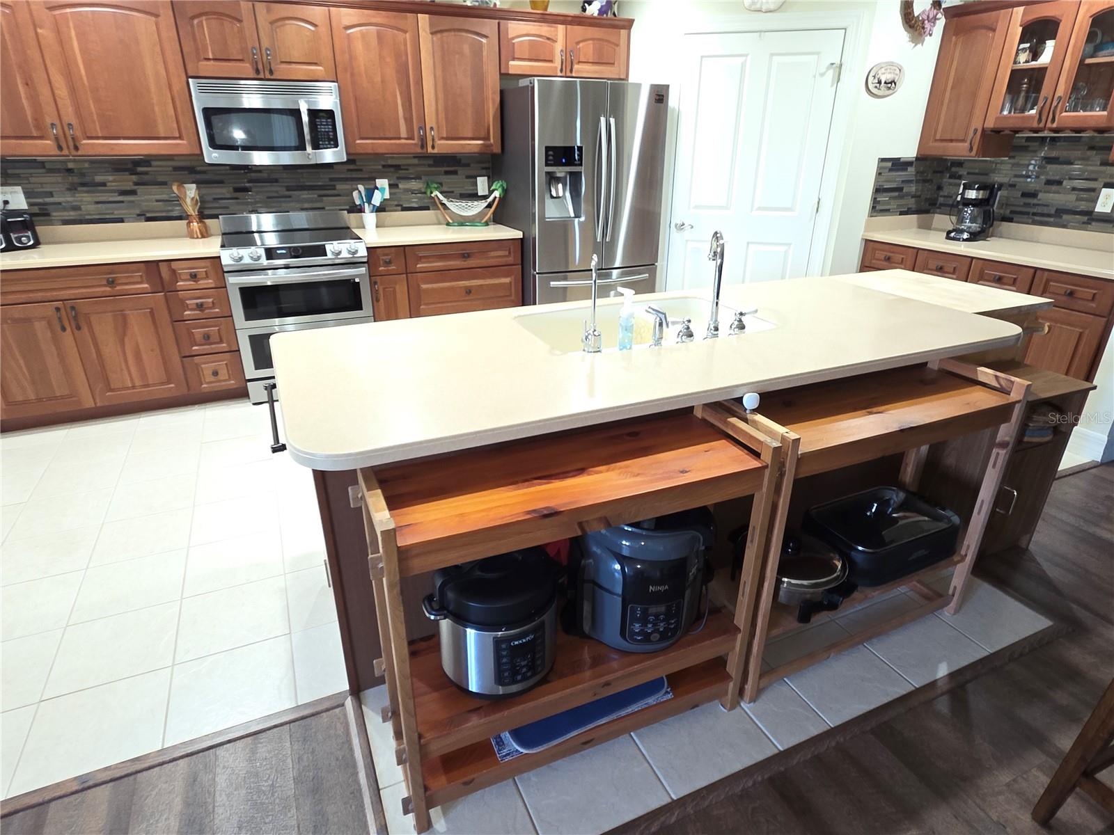8152 SOUTHERN PINES DRIVE