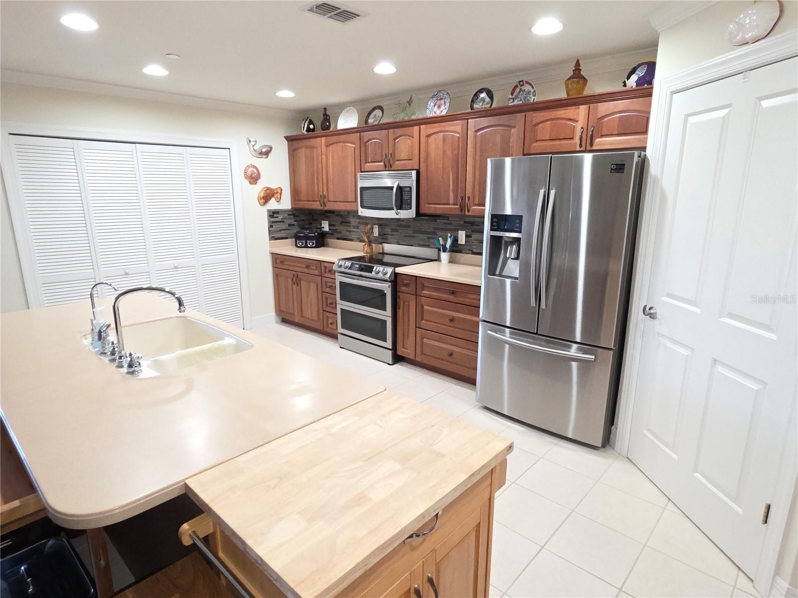 8152 SOUTHERN PINES DRIVE