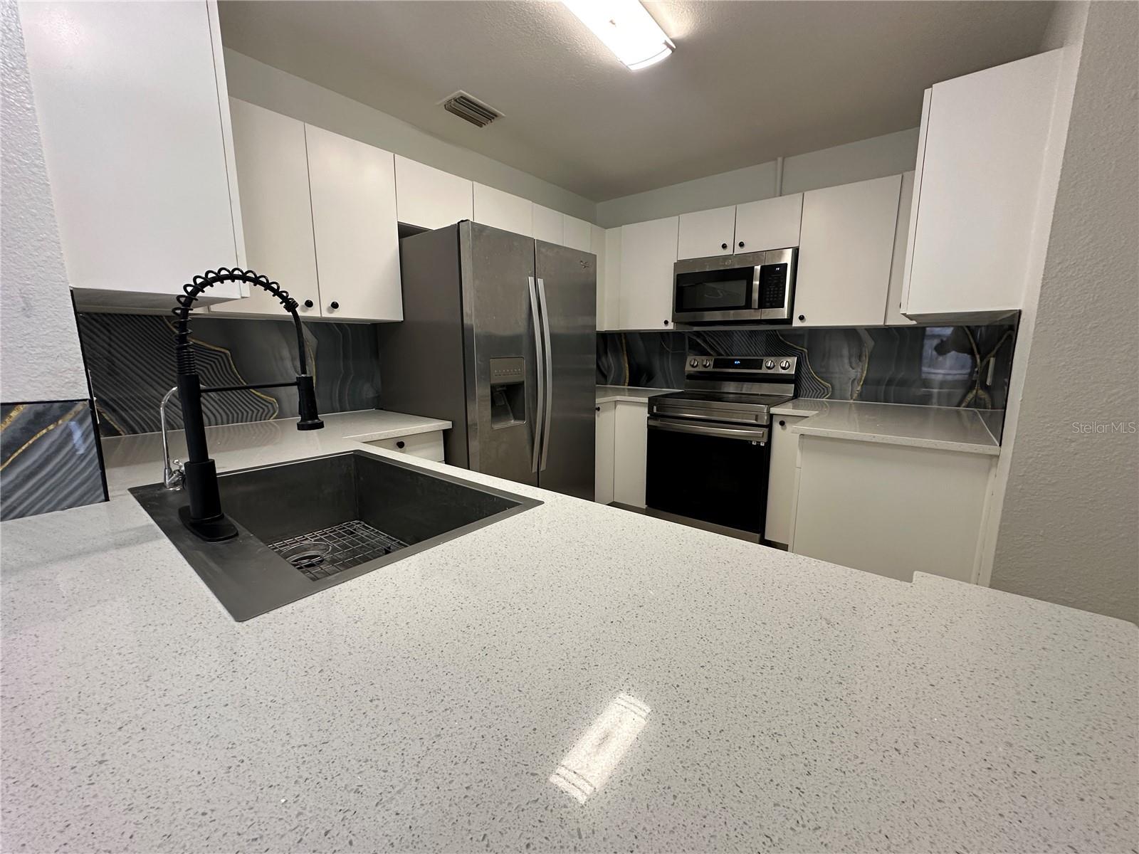 WESTSIDE TWNHMS PH 02 - Residential Lease