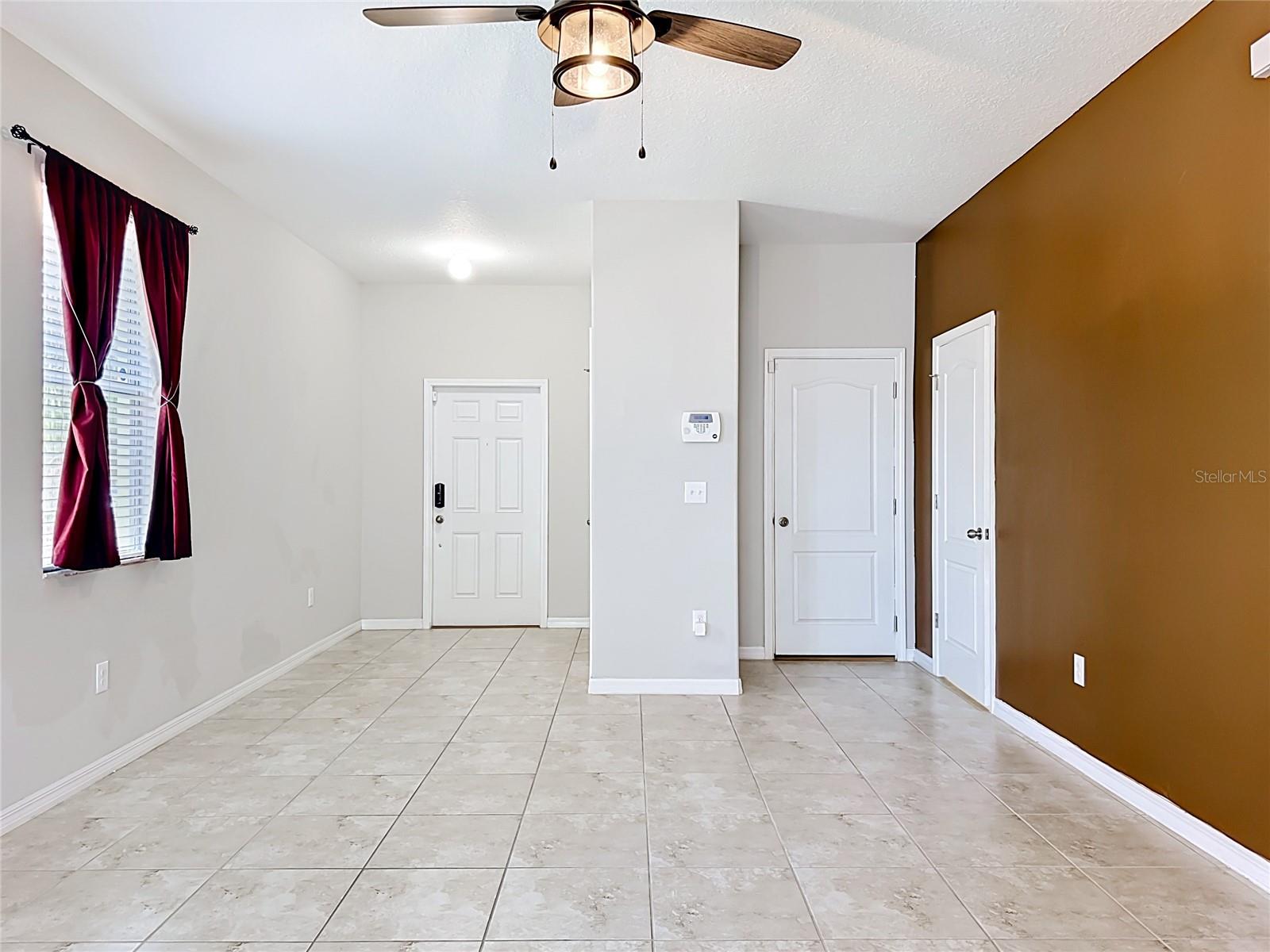 HAWKS POINT PH N TWNHMS - Residential