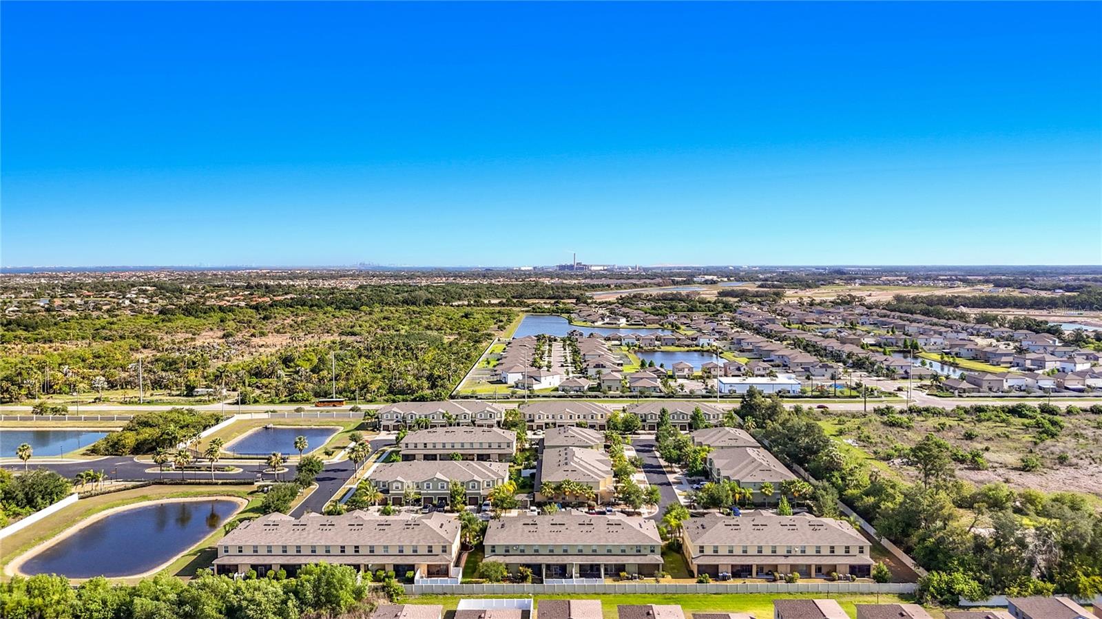 HAWKS POINT PH N TWNHMS - Residential