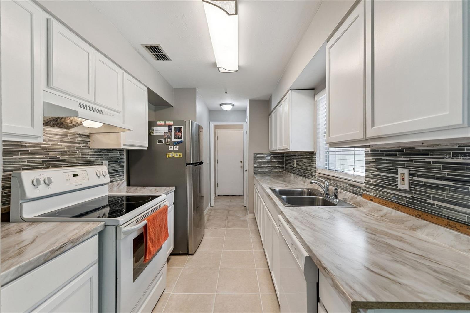 NAPIER & HULL GRANT - Residential