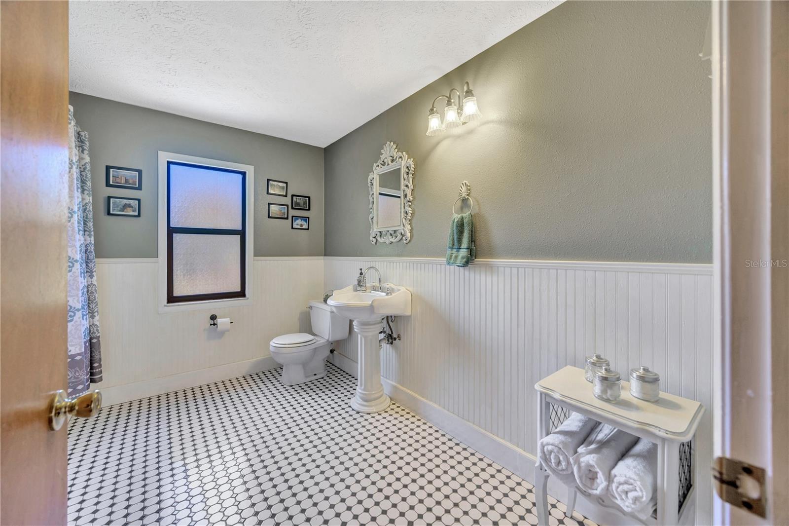 ROSANNA MAUCH ESTATES - Residential