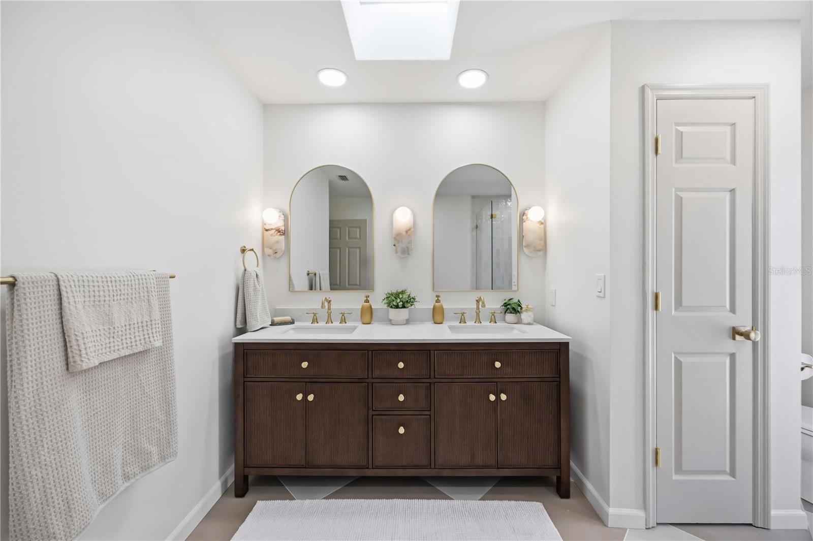 LAKES ESTATES 3 OF SARASOTA - Residential