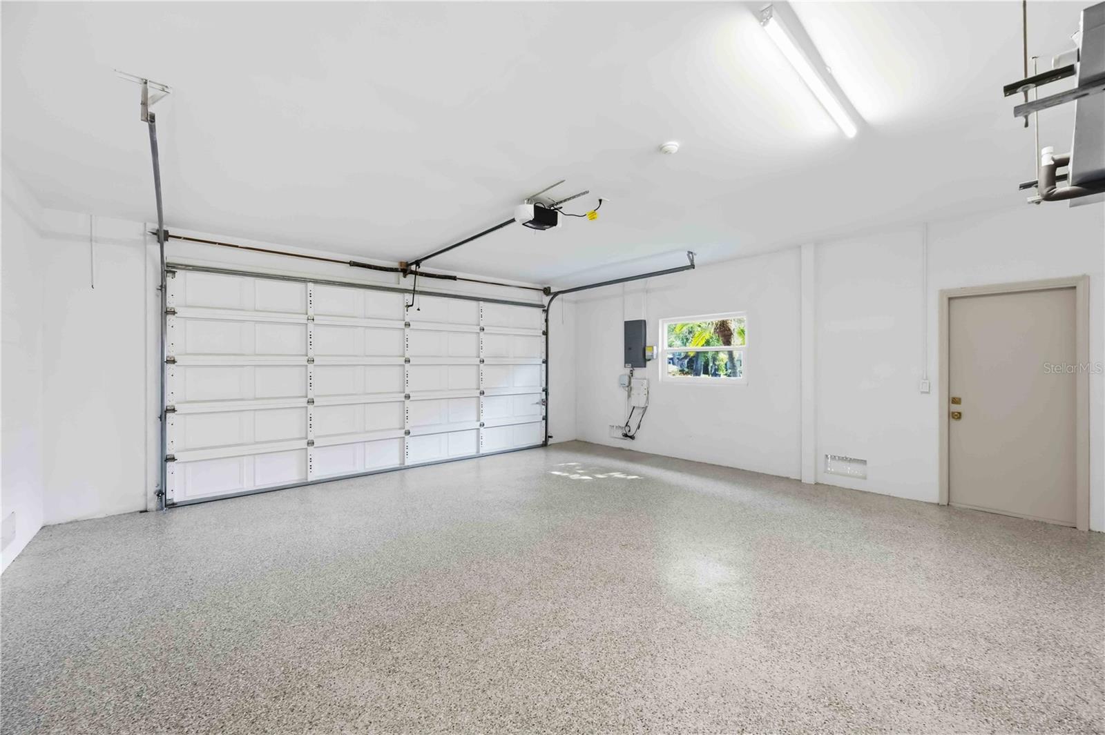 LAKES ESTATES 3 OF SARASOTA - Residential