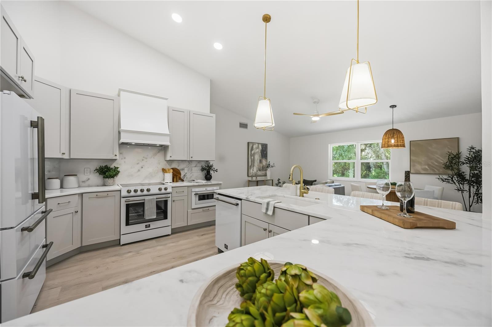 LAKES ESTATES 3 OF SARASOTA - Residential