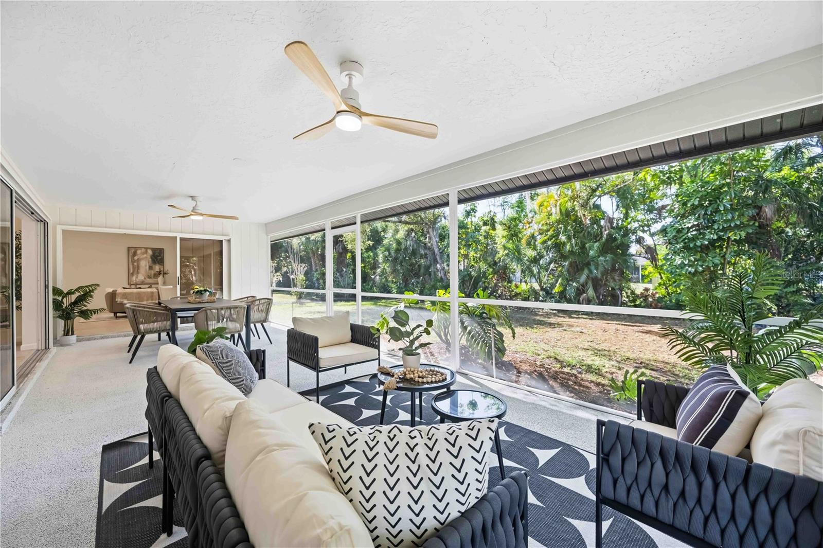 LAKES ESTATES 3 OF SARASOTA - Residential