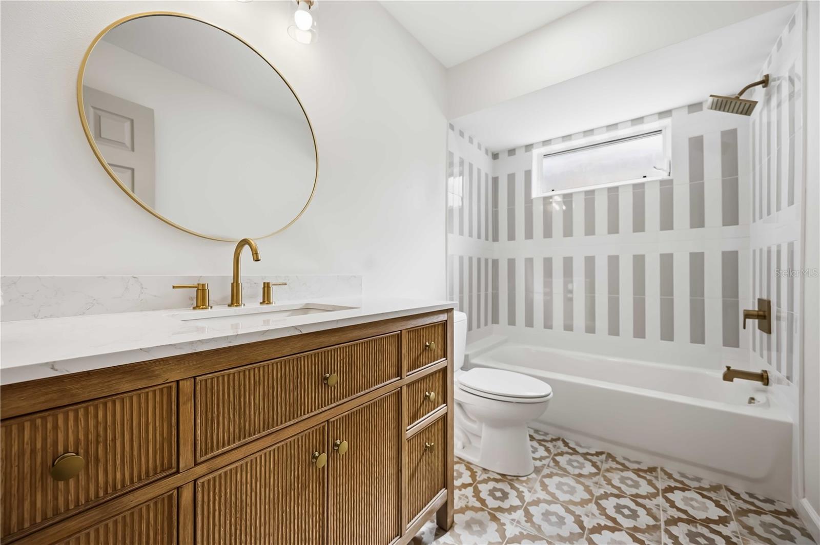 LAKES ESTATES 3 OF SARASOTA - Residential