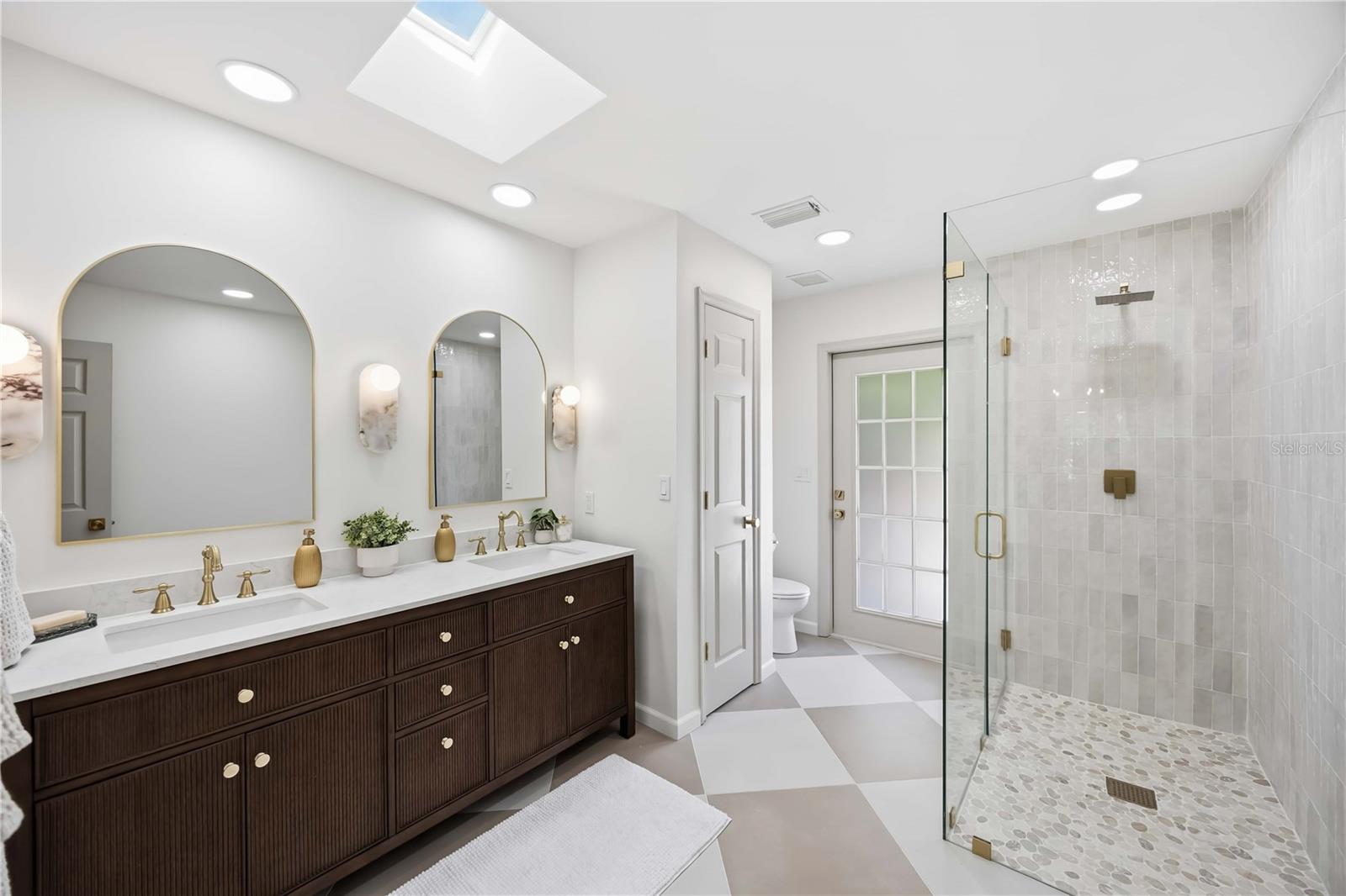 LAKES ESTATES 3 OF SARASOTA - Residential