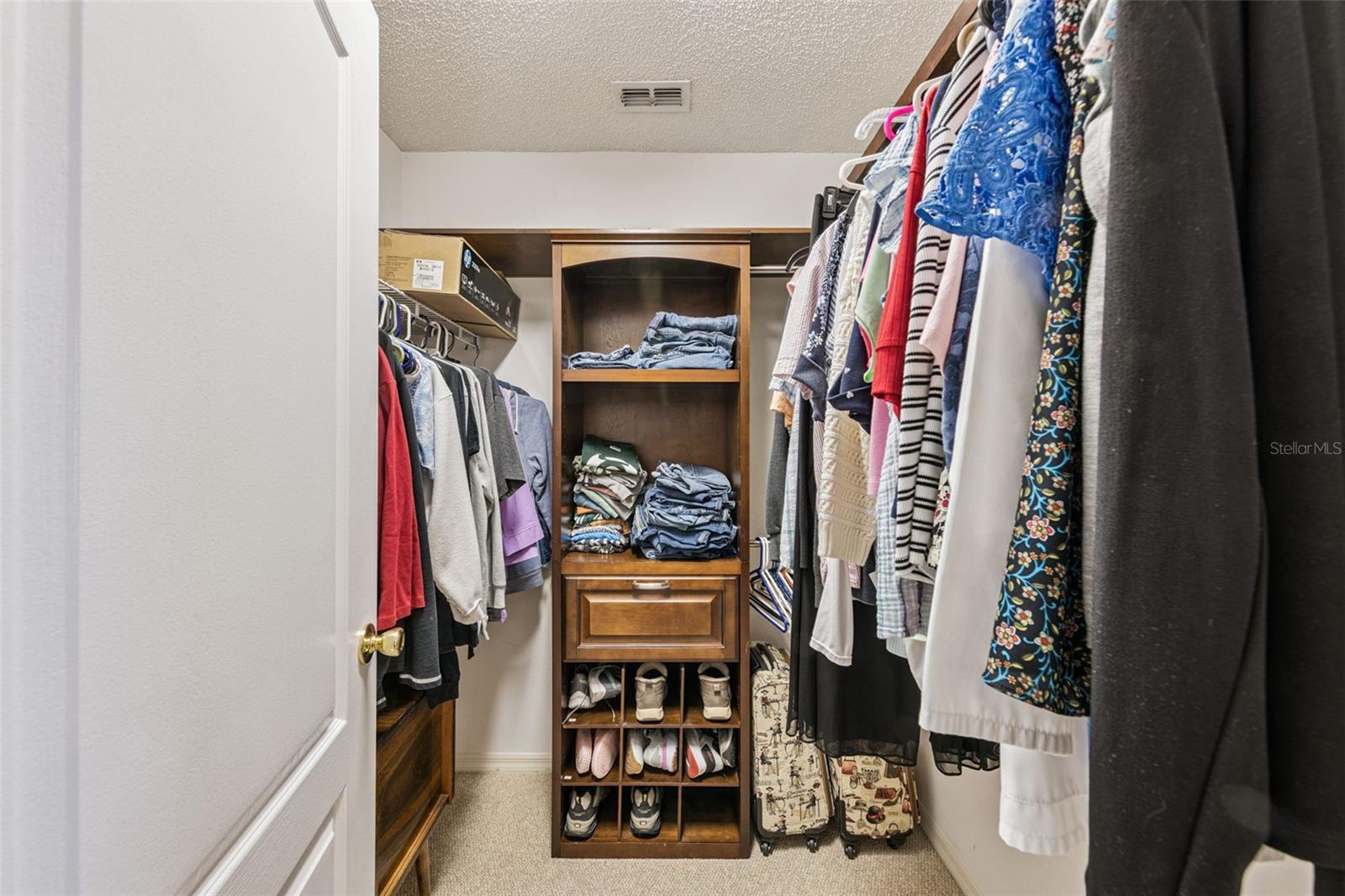 KENSINGTON AT EASTWOOD - Residential