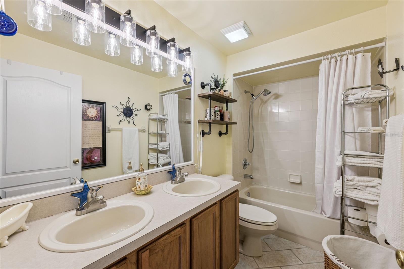 KENSINGTON AT EASTWOOD - Residential