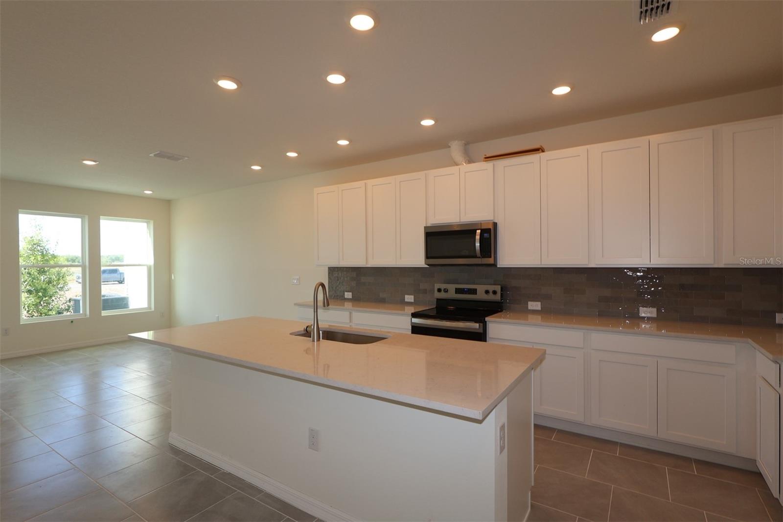 6335 JENSEN VIEW AVENUE