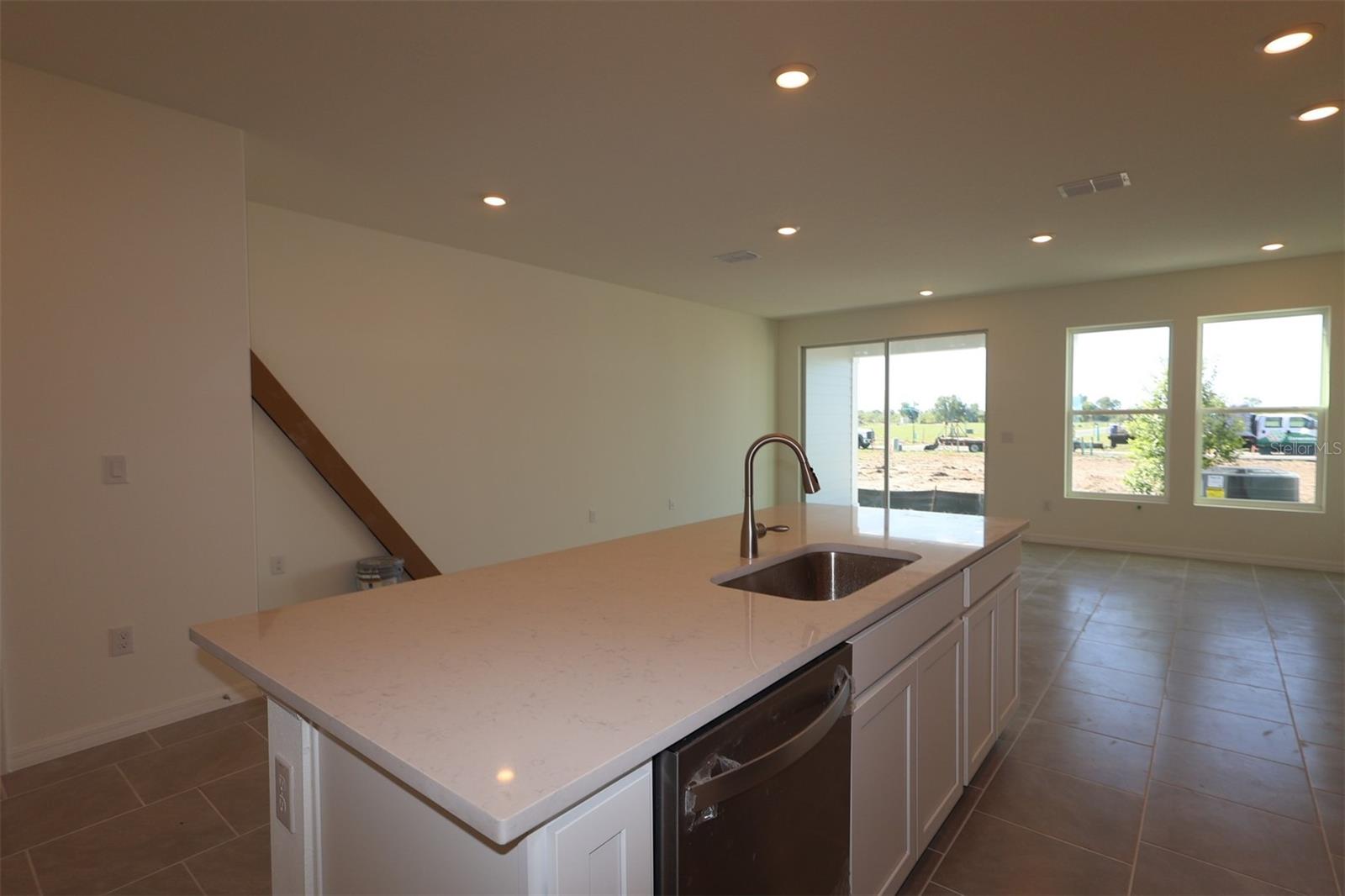 6335 JENSEN VIEW AVENUE