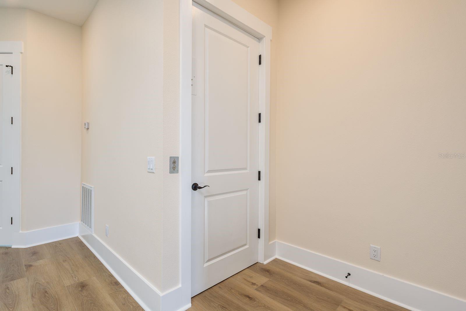 MIRA VISTA TWNHMS PH II - Residential