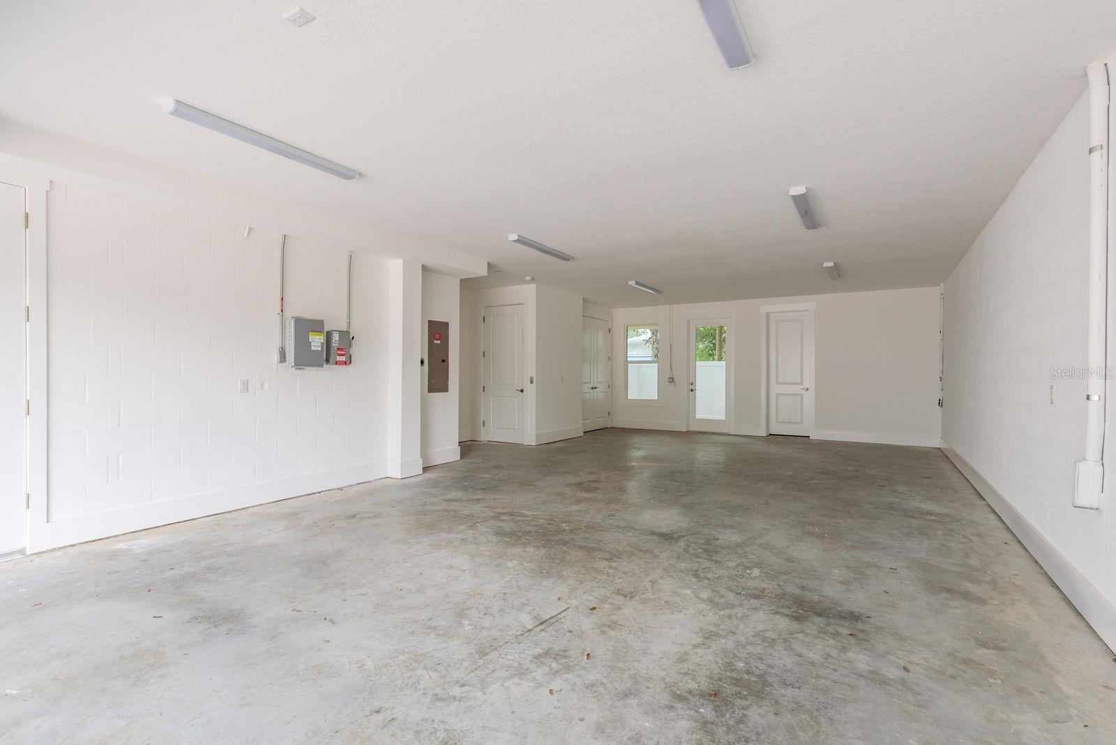 MIRA VISTA TWNHMS PH II - Residential