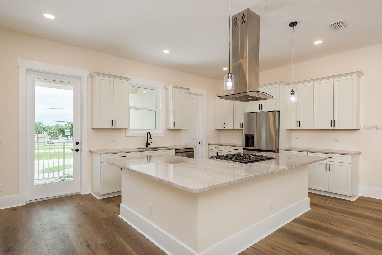 MIRA VISTA TWNHMS PH II - Residential