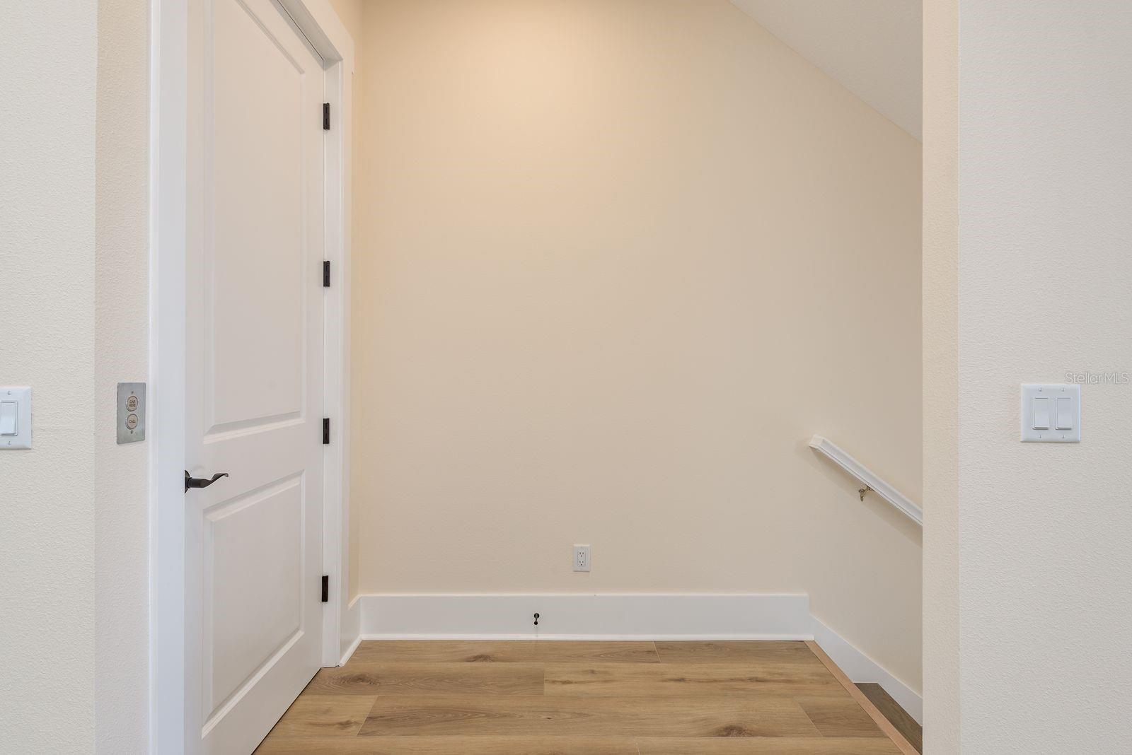 MIRA VISTA TWNHMS PH II - Residential
