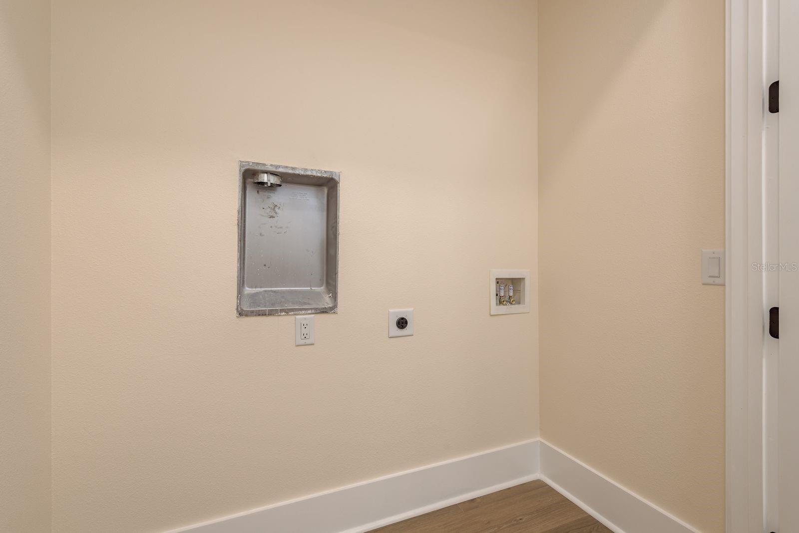 MIRA VISTA TWNHMS PH II - Residential
