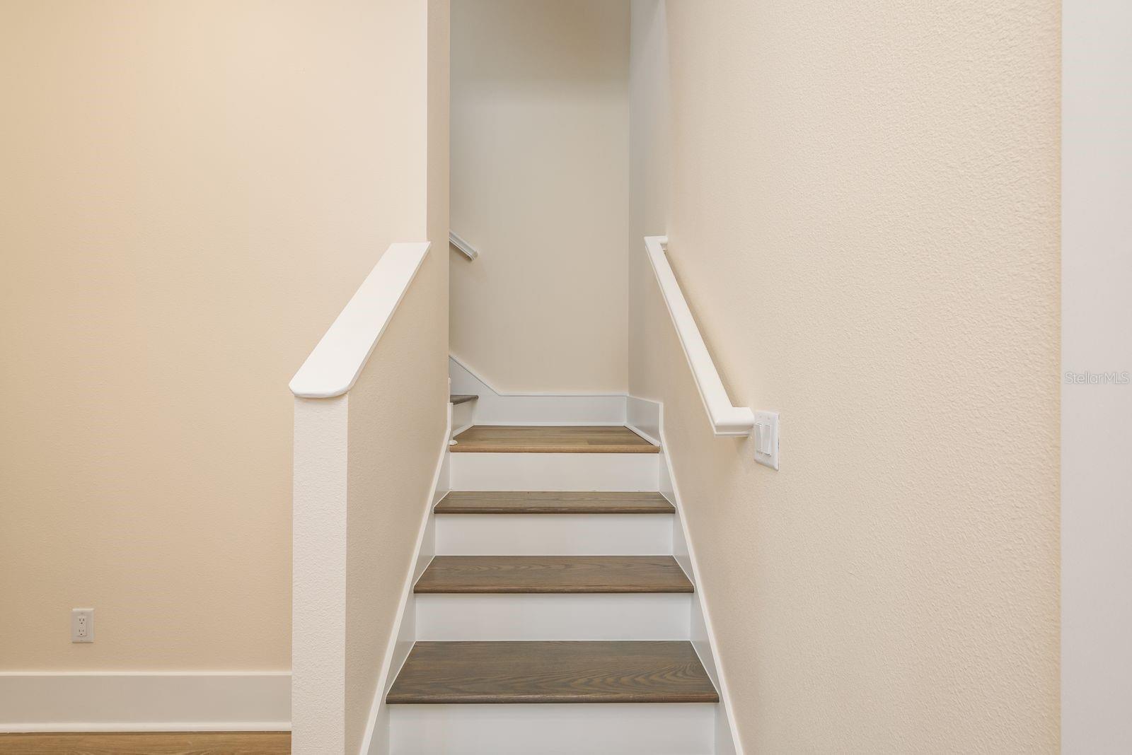 MIRA VISTA TWNHMS PH II - Residential