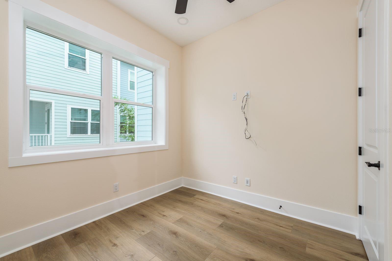 MIRA VISTA TWNHMS PH II - Residential