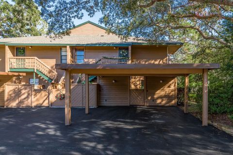 A home in PALM HARBOR