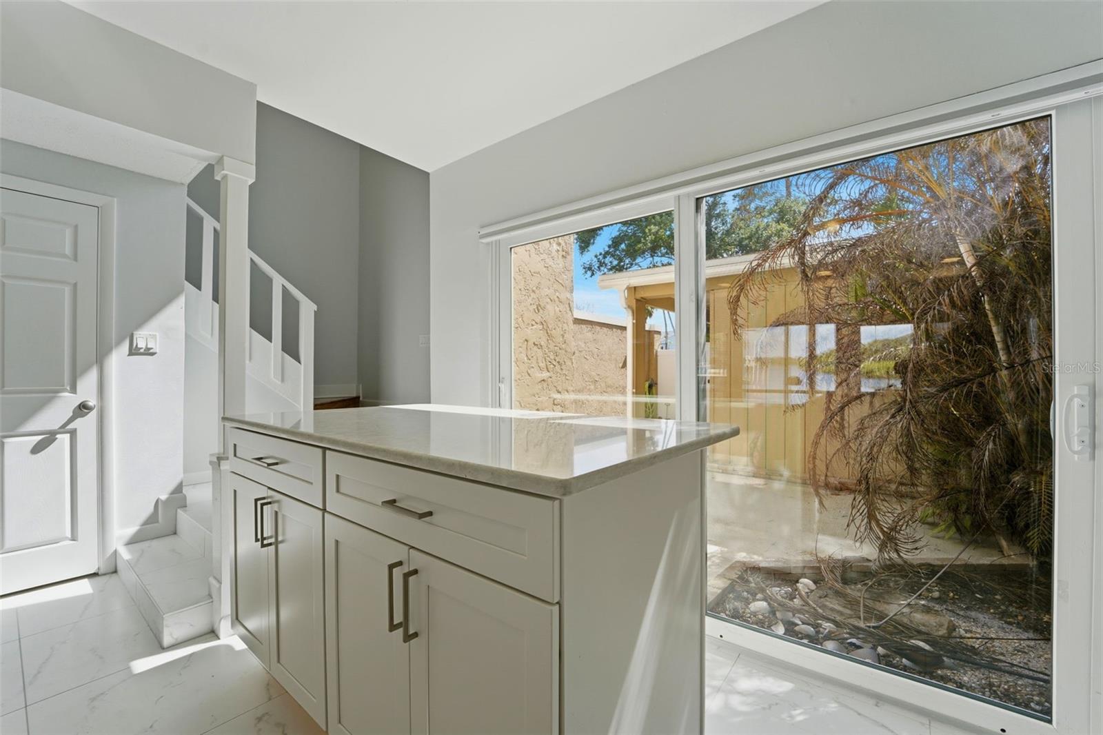 LA HACIENDA CONDO - Residential