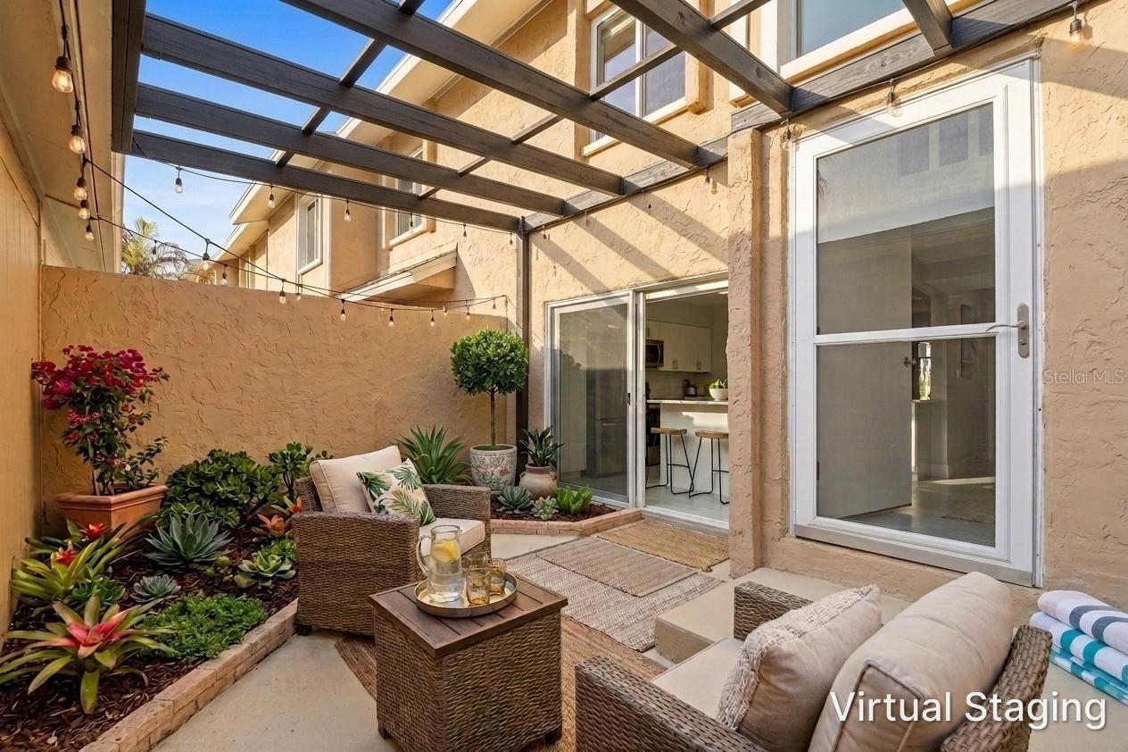 LA HACIENDA CONDO - Residential