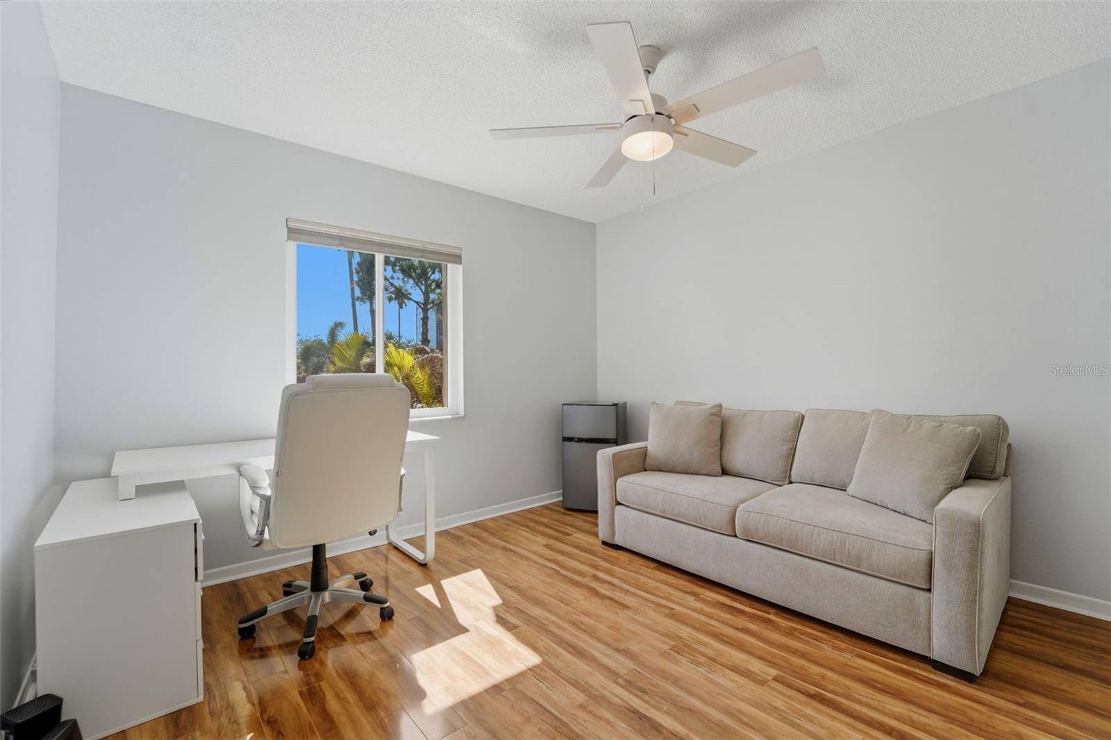 LA HACIENDA CONDO - Residential